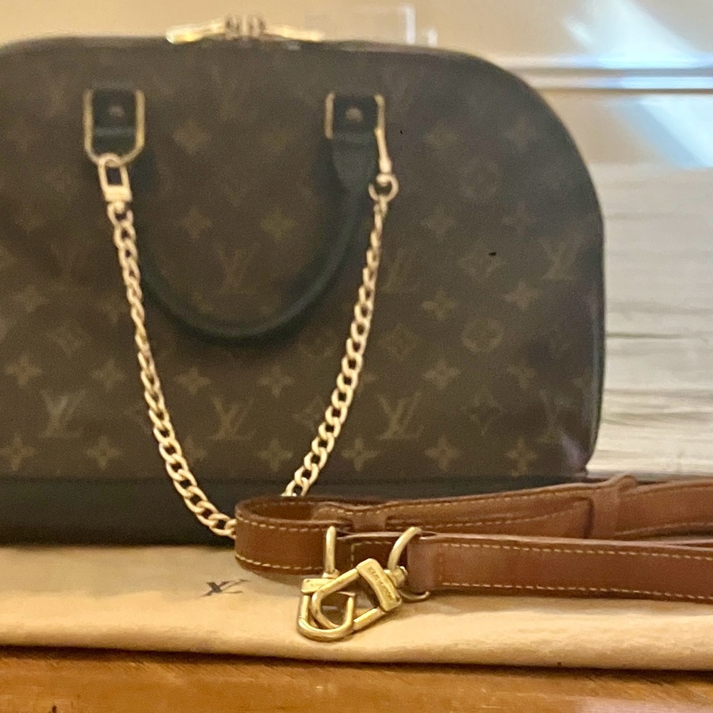 Authentic Louis Vuitton Alma Crossbody bag with Authentic LV Cross Strap!!